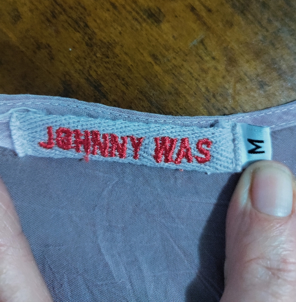 Johnny Was. Beautiful Pre-owned Conditioned Med Embroidered Floral Lavender Top - Picture 2 of 11